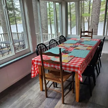 Tranquil, serene Sebago Lakefront House on 2 wooded acres - 300ft waterfront!