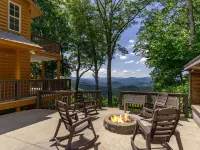 April Special ~ Mtn Views, Hot Tub+Fire Pit, WiFi, Gas Log Fireplace, Grill! Hotels in Mitchell County