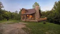 Shenandoah Mountain Majesty Log Cabin on 15 Acres - Hot Tub-1GB Fiber Internet