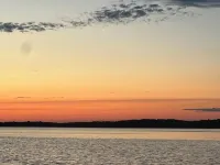 Serene Lake House Hotels in Lenroot