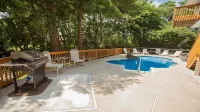 Sandbridge water lovers retreat with beach, pool, canal, and lakes to explore. - Private Pools