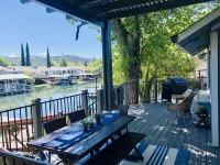 Remodeled Gem - Clearlake, Modern Beauty In the Keys - Waterfront