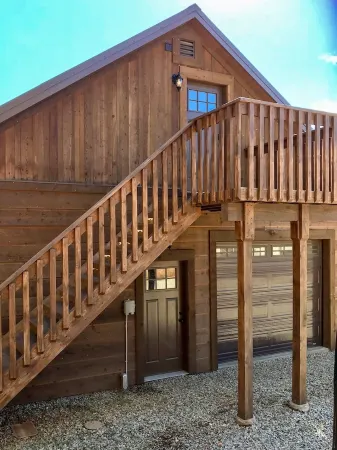 Surround Yourself with 2.5 Acres of Private Mountain Escape - 1 Bed/1.5 Bath