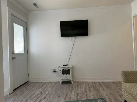 Private In Law Unit In Beachfront Neighborhood Steps To Sand Walk To Restaurants Отели рядом с достопримечательностью «Pillar Point Harbor»