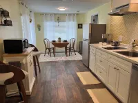 Barrow Bungalow Near Big House, Fishing, Downtown Tavares and Mt Dora Hotels in Tavares