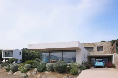 Maison d Architecte Neuve vue mer Piscine 15m Hotels in 