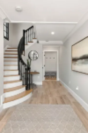 2 Bed, 1.5 Bath Stunning Apartment, Central Andover Location