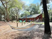 Cabin Near Disney & Beach-Spa, Firepit & More! 3Bed+2Bath Hotels in Geneva