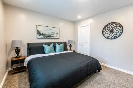 NEW Tranquil and serene guesthouse Отели в г. Тодд Крик