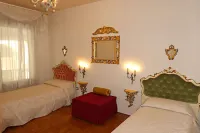 'Palazzo Rossi' Apartment 1A in the old town with balcony, FREE PARKING and WiFi