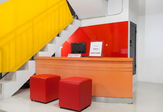 RedDoorz at K23 Rungkut Madya