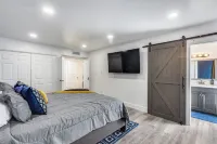 Charming 3-bedroom house with AC, WiFi in fabulous Glendale Hotels in Glendale