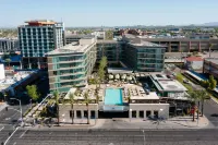 W Scottsdale - parking
