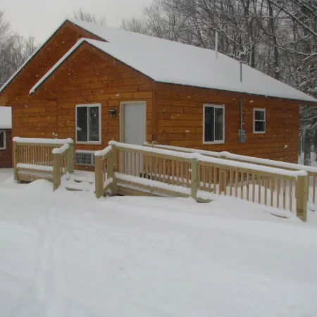 2 bedroom cottage 2.5 miles from Munising, MI and the Pictured Rocks Cruises.