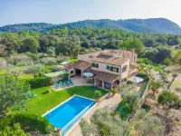 REYNES - Rustic villa with private pool and free Wi-Fi