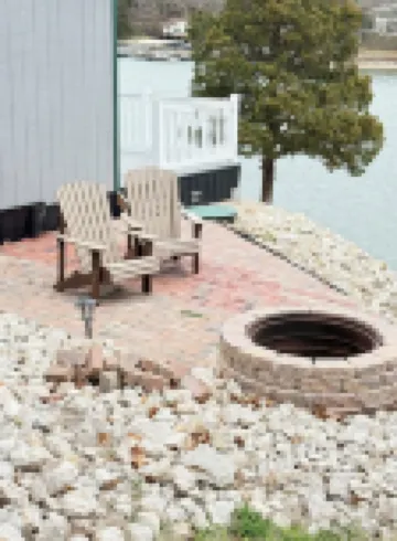 Cozy TINY HOUSE in a very quiet cove.