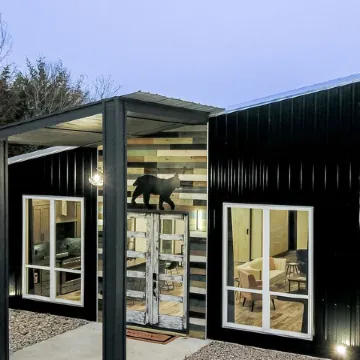 South of Norman, Cougar Cabin with Air Hockey, Fireplace