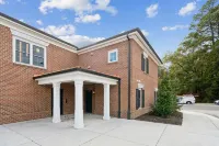 Midlothian 3 Bedroom getaway for up to 8 guests! Hotels near Grace Bible Church