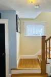 Gorgeous Home in Waltham quiet, family-friendly neighborhood, 2 free parking! Hotels in Waltham