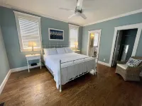 AMAZING Lakefront And Well Designed Lakehouse: That Is Sure To Please