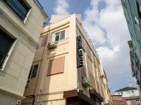 Yongsan Hotel Huam Hotels near Itaewon-dong