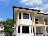 Dino House Hotel a Larut，Matang and Selama