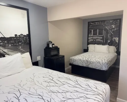 Western Village Inn-Newly Renovated Hotels in Willits