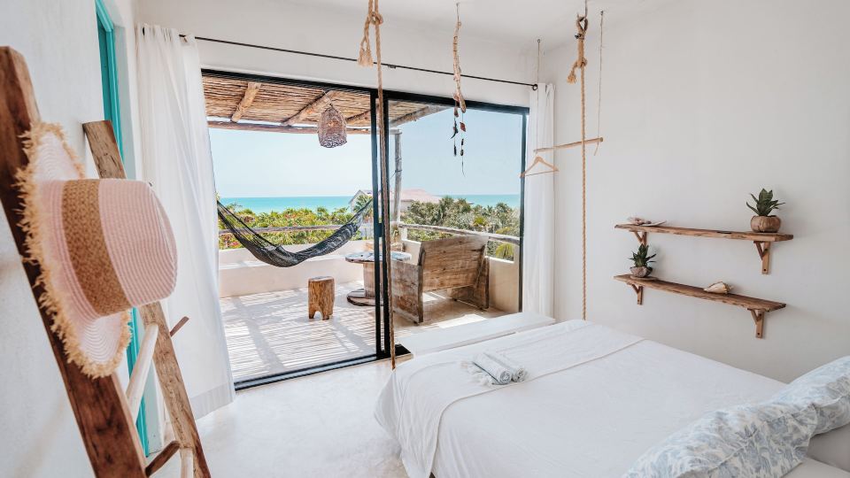 LunArena Barefoot Hotel