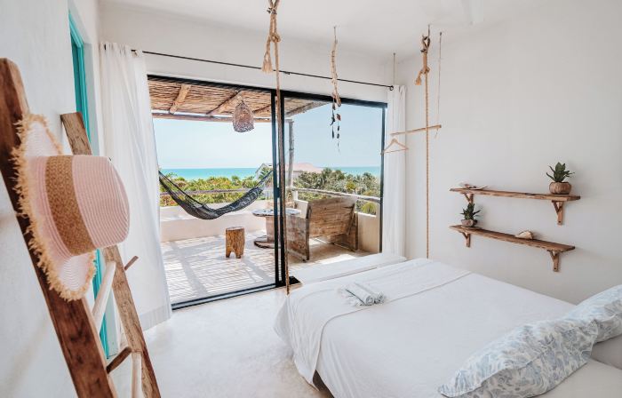 LunArena Barefoot Hotel