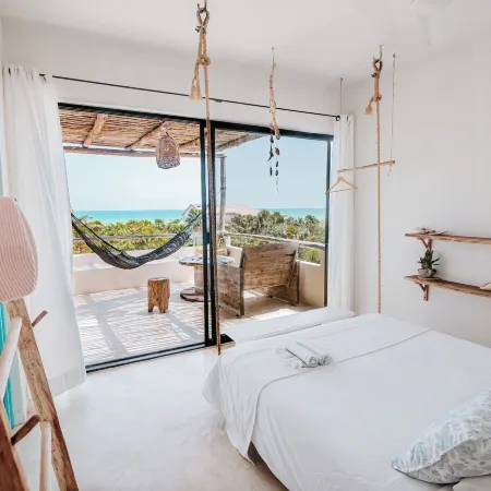 LunArena Barefoot Hotel