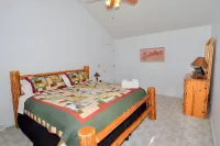 Almost Heaven - Grill, 2 King Beds, Wifi, Deck, Pool Access, Hiking, Wood Stove, Family Friendly