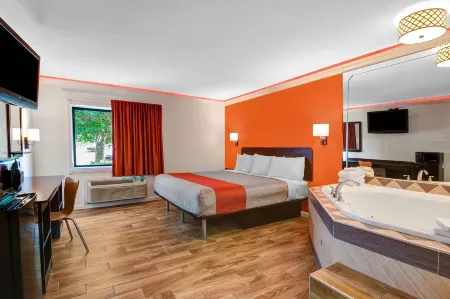 Motel 6 Norcross, GA Отели рядом с достопримечательностью «Парк Бетти Молдин»