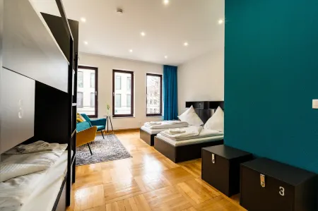 Henriettas Sleeping Отели рядом с достопримечательностью «Ульмская ратуша»