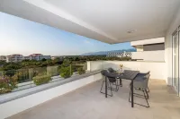 Apartments & Rooms Pool Villas Maris B Hotels in Cesarica