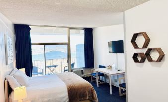Foghorn Harbor Inn