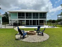 Walk to the Beach, Pool Home, Sleeps 8! - 4 tähden