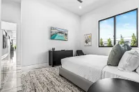 Sleeps 18 Pool Putting Green Pickleball Stay in Indio Bravo Villa 9