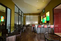Ibis Pune Viman Nagar - ที่มีบาร์
