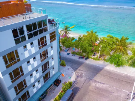 Paralian Hulhumale' Отели рядом с достопримечательностью «Пятничная мечеть»