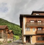 Madrisa Lodge Hotels in der Nähe von Bärgstall (Gadäwäg: Klosters PUR)