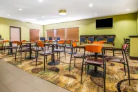 Comfort Inn & Suites Kansas City - Northeast