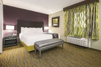 La Quinta Inn & Suites by Wyndham Laredo Airport