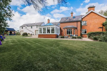 Lisnacurran Отели в г. Киноллен