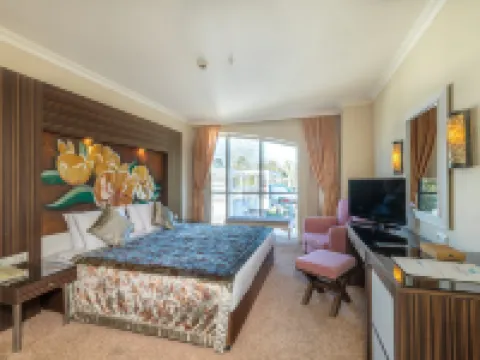 Crystal de Luxe Resort & Spa - All Inclusive Hotels in Kemer