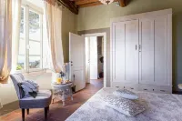 Il Frantoio Farmhouse Apartment Các khách sạn gần Pieve of Saint Lorenzo in Segromigno in Monte