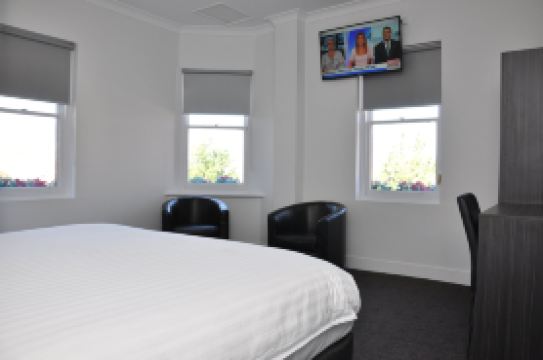 โรงแรมควีนส์เฮด