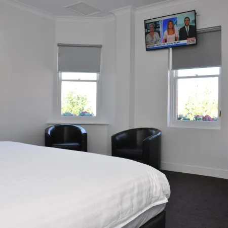 Queens Head Hotel