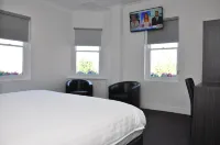 Queens Head Hotel