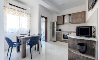 Idyllic Apartment Steps from the Promenade