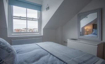 Ramsey Apartment - 2 Bedroom Apartment - Tenby